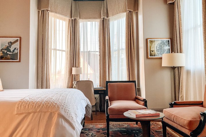 Room 43 of 100