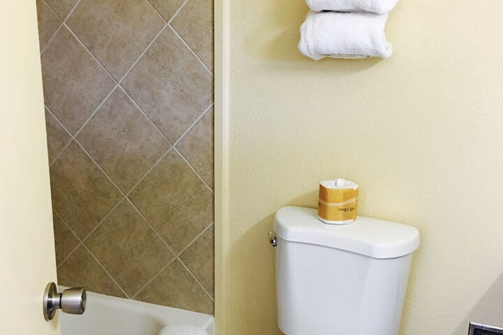 Room 12 of 21