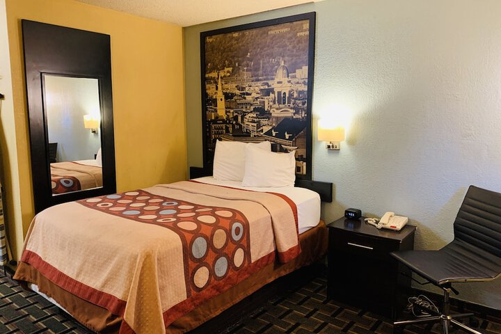 Room 16 of 62