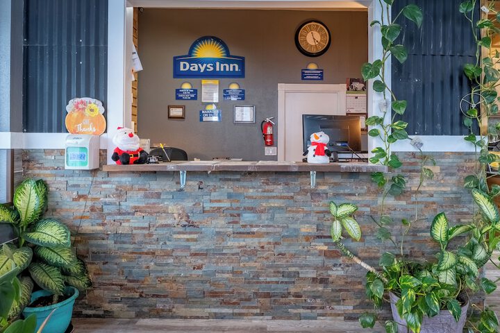 Days Inn by Wyndham Burns