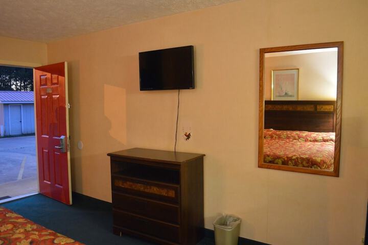 Room 15 of 18