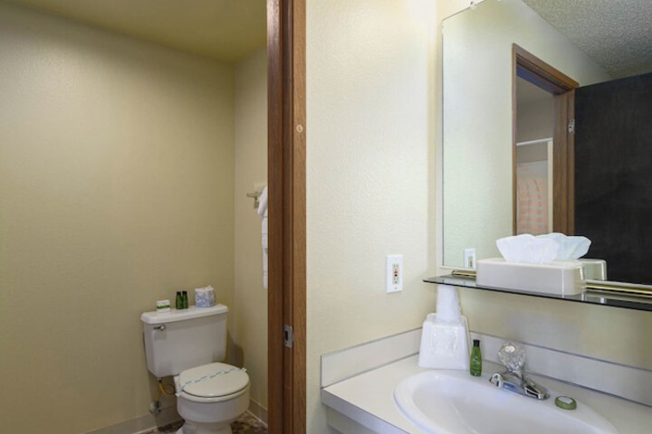 Room 65 of 128