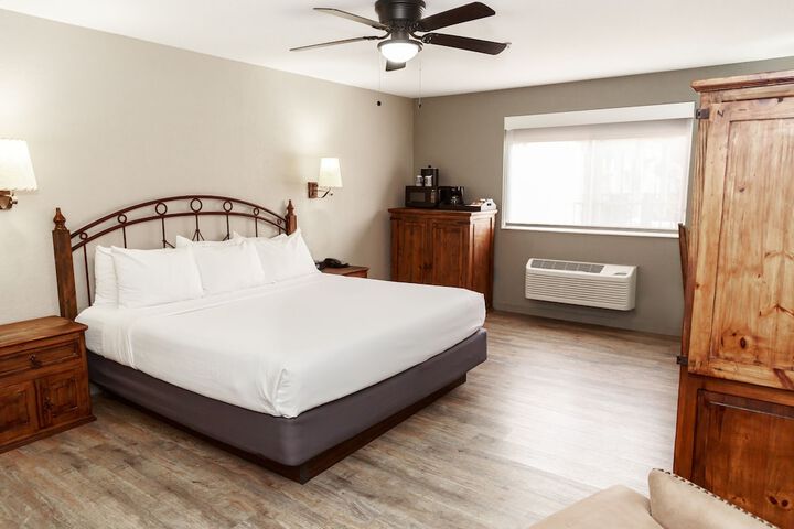 Room 25 of 53