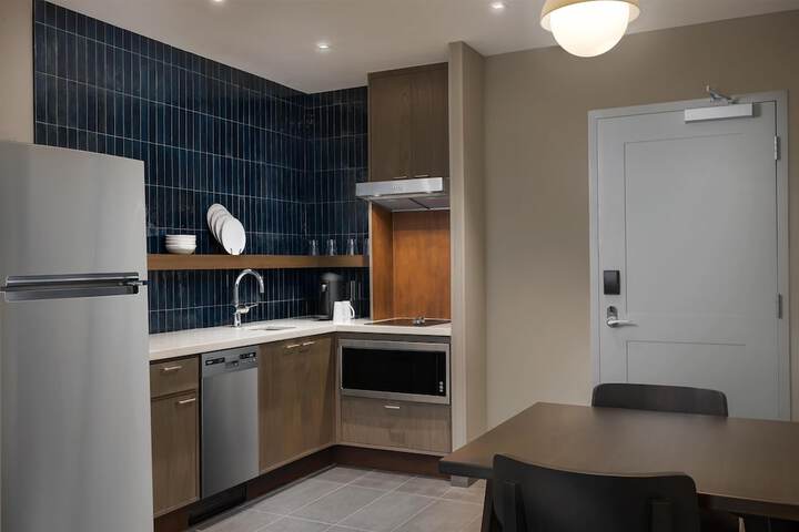 Hotel Avail Rogers Tapestry Collection by Hilton