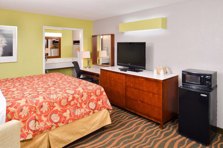 Room 21 of 42