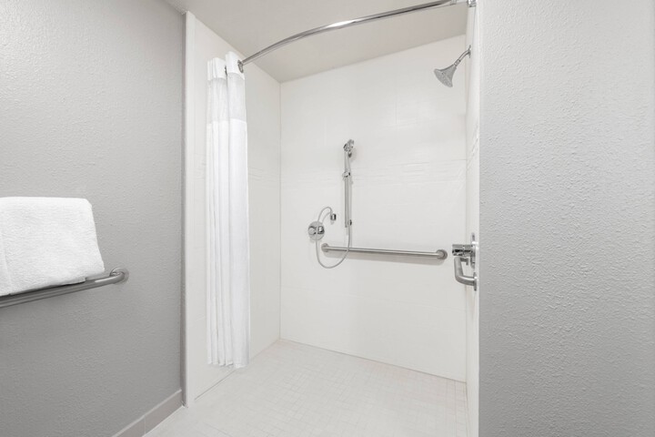 Room 15 of 24