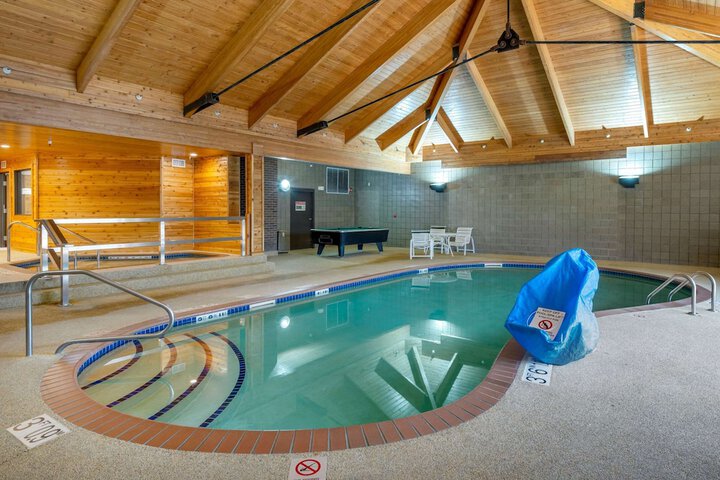 Pool 4 of 33