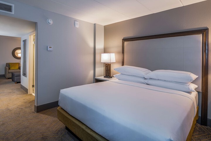 Room 53 of 80