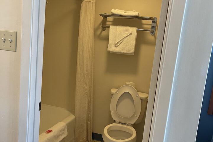 Room 5 of 22