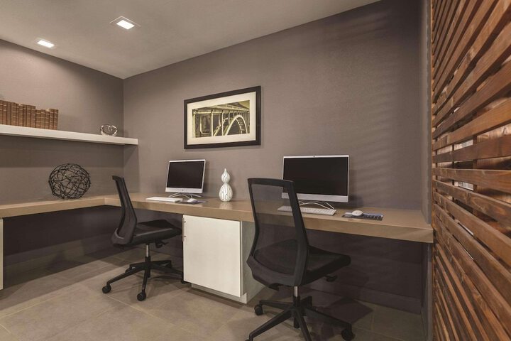Business Center 22 of 22