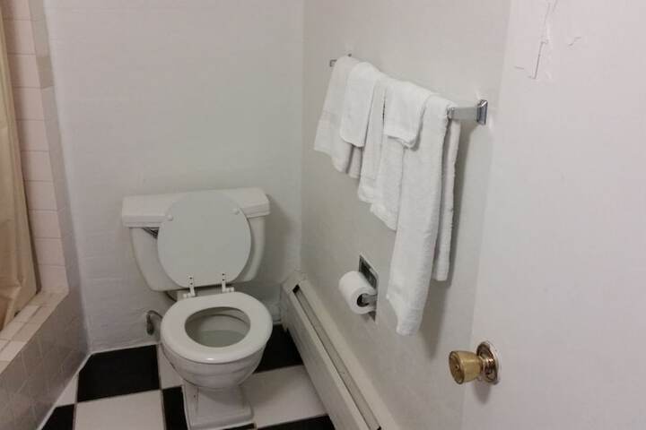 Room 14 of 18