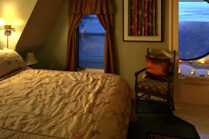 Room 7 of 25