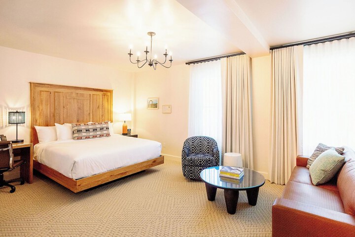 Room 54 of 72