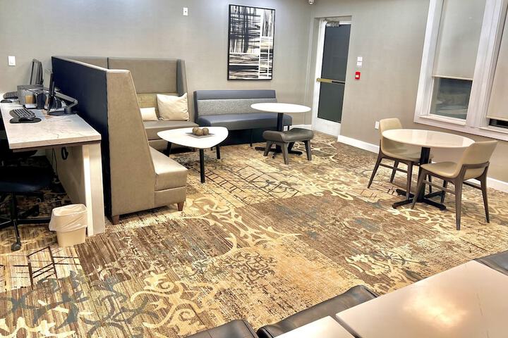 Business Center 37 of 38
