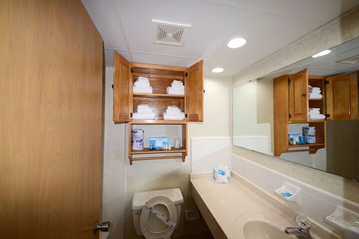 Room 32 of 138