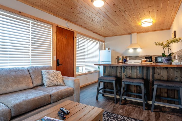 Terimore Bayfront Inn