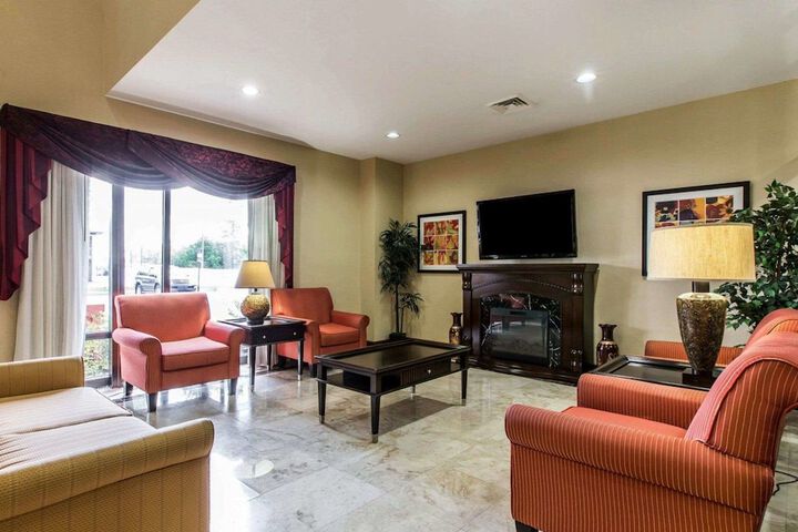 Comfort Suites Waycross