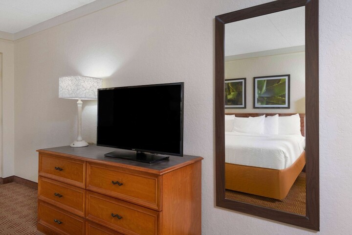 Room 14 of 36