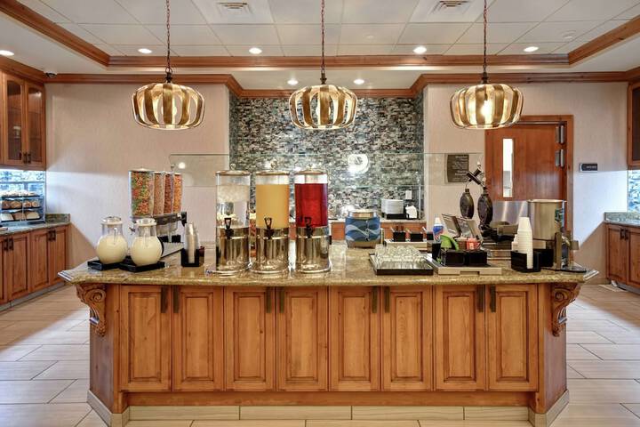 Breakfast/Coffee Service 37 of 45
