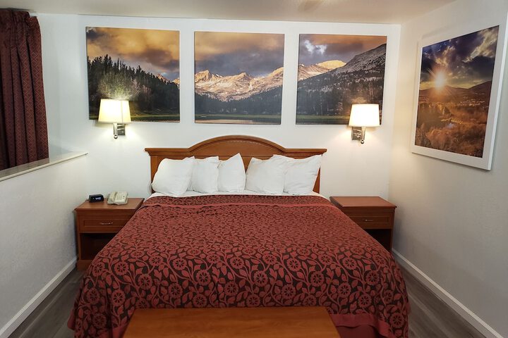 Room 16 of 27