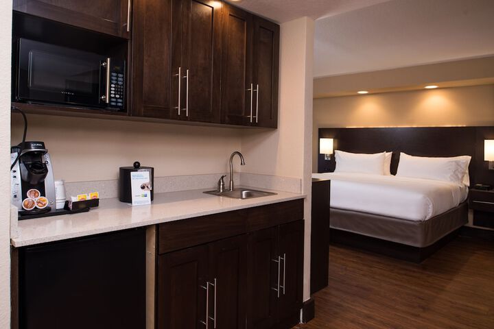 Room 44 of 103