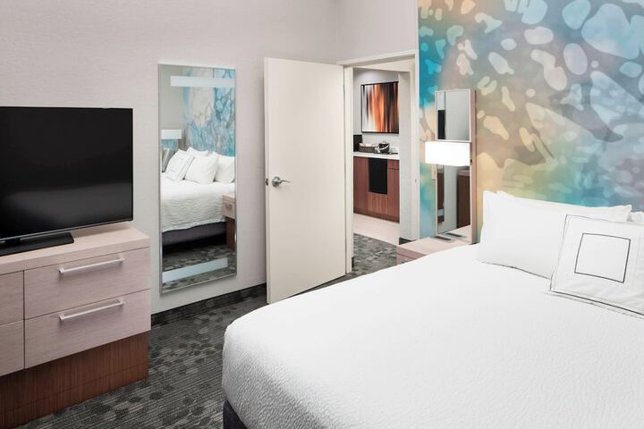 Room 16 of 37