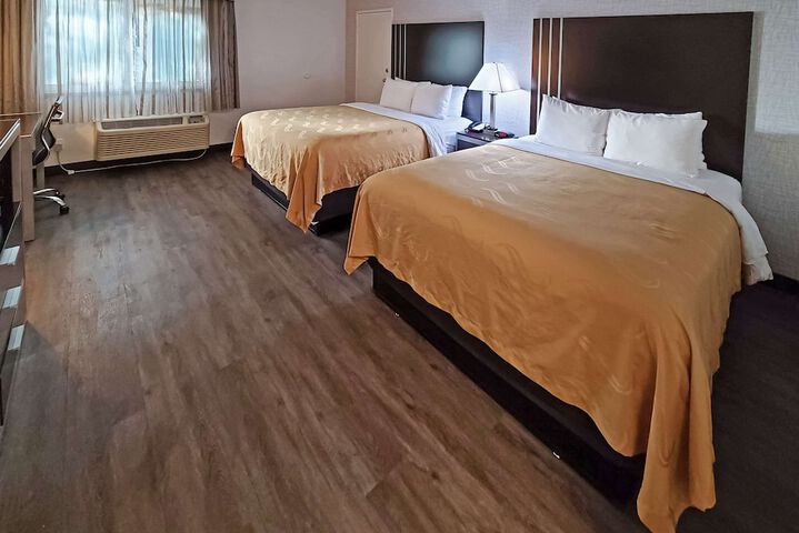 Room 29 of 64