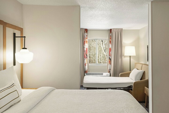 Room 12 of 22