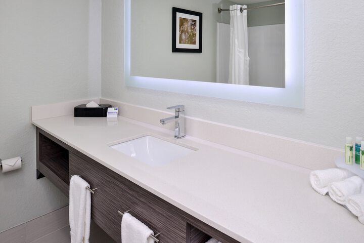 Holiday Inn Express & Suites Naples North - Bonita Springs by IHG