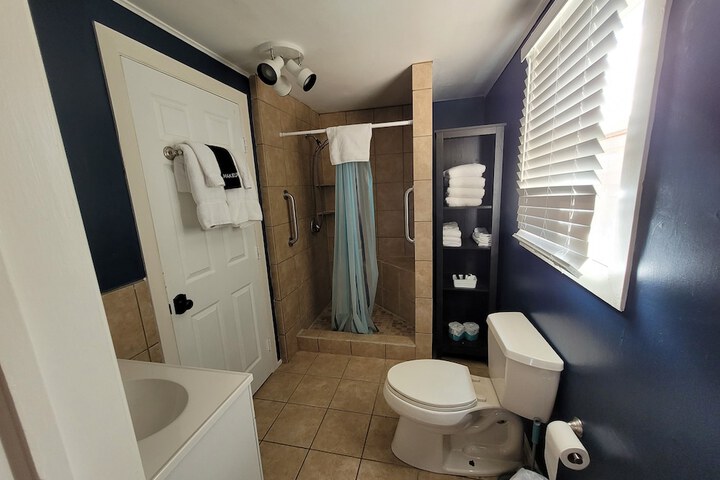 Room 31 of 34