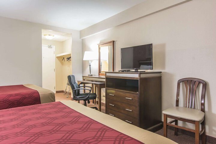 Room 13 of 37