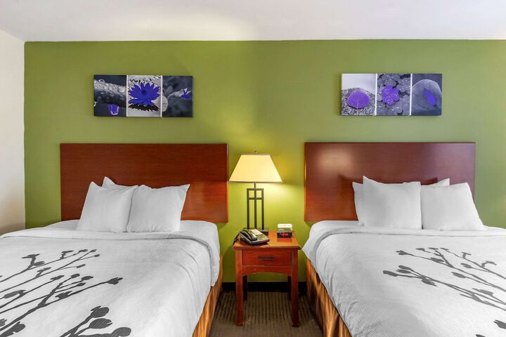 Room 12 of 32