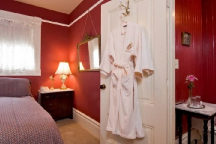 Room 16 of 48
