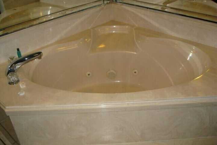 Hot Tub 30 of 31