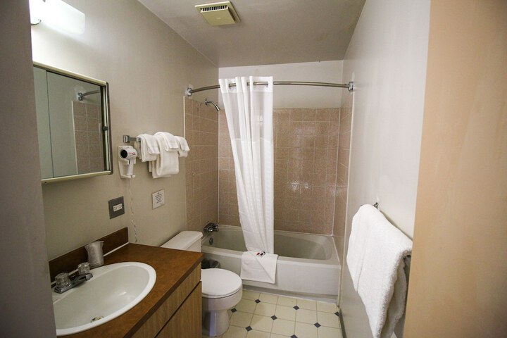 Room 9 of 45