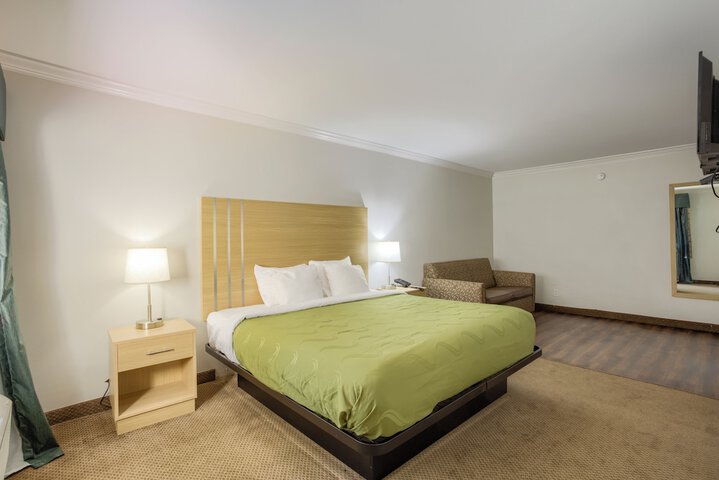 Room 21 of 33
