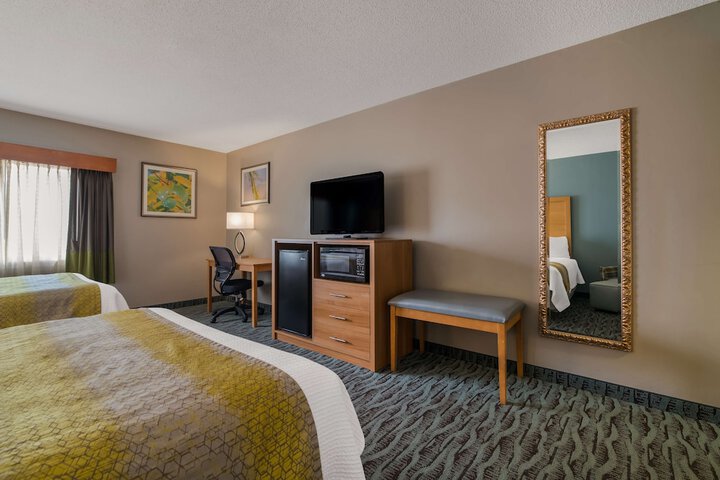 Best Western Plus Executive Court Inn & Conference Center