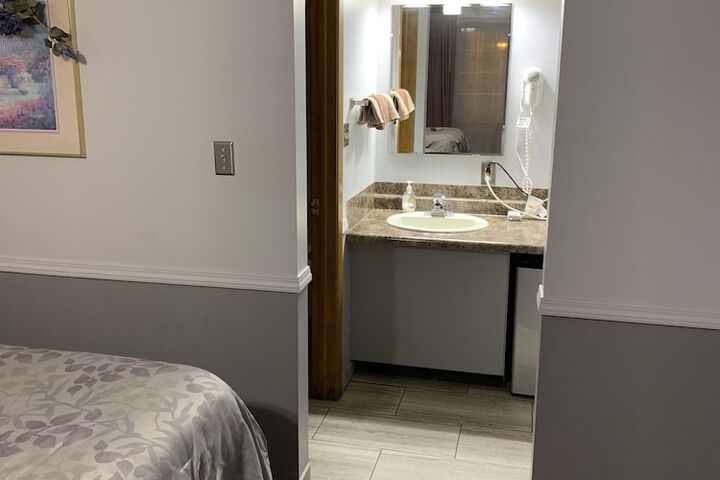Room 52 of 67