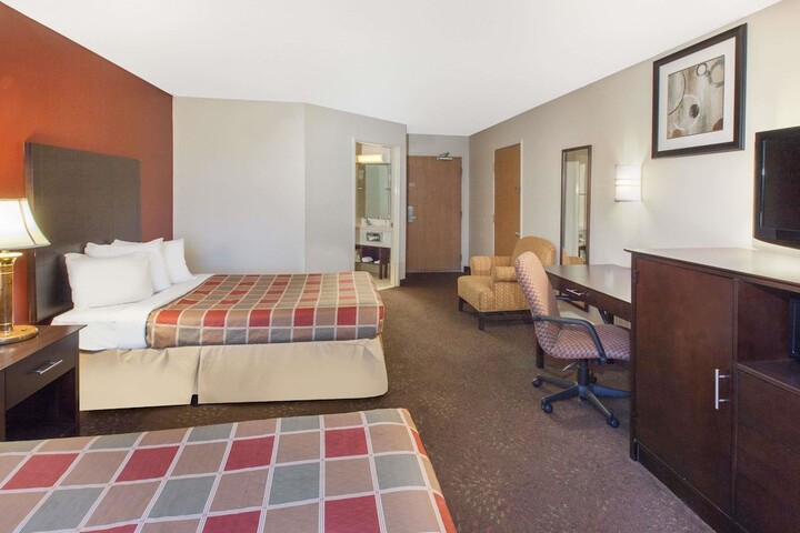 Room 11 of 18