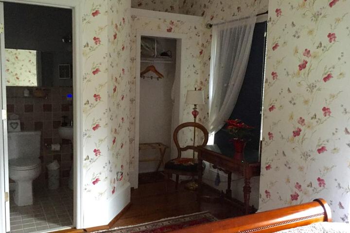 Room 50 of 69