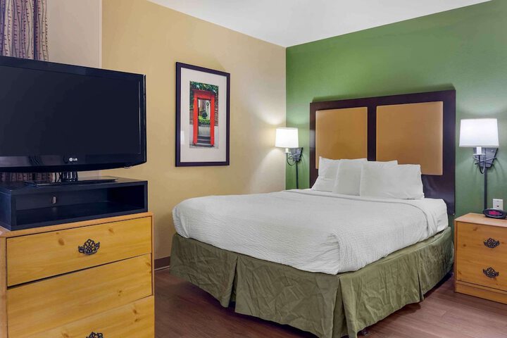 Room 20 of 28