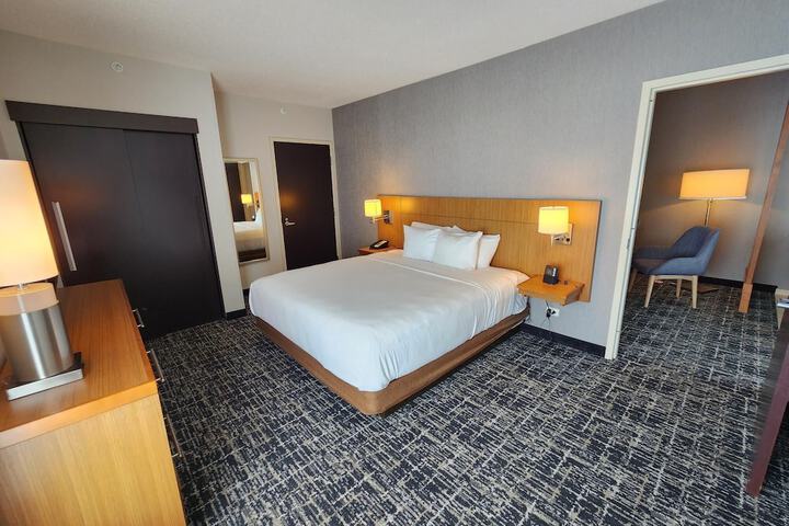 Room 16 of 52