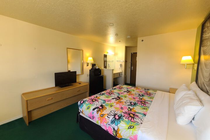 Room 8 of 49