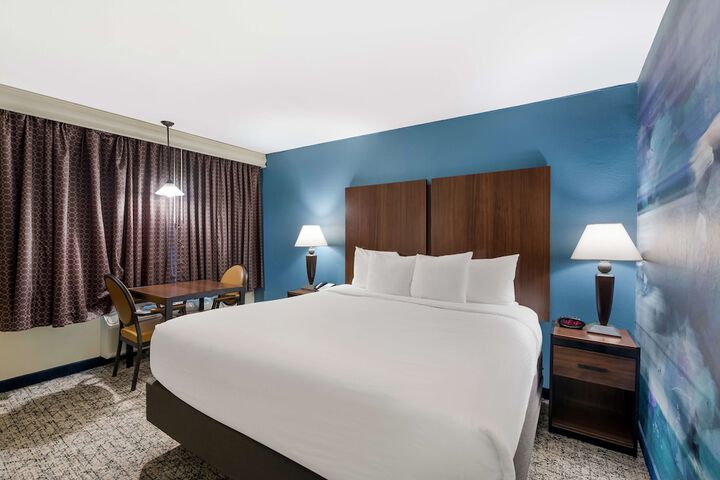 Room 12 of 30