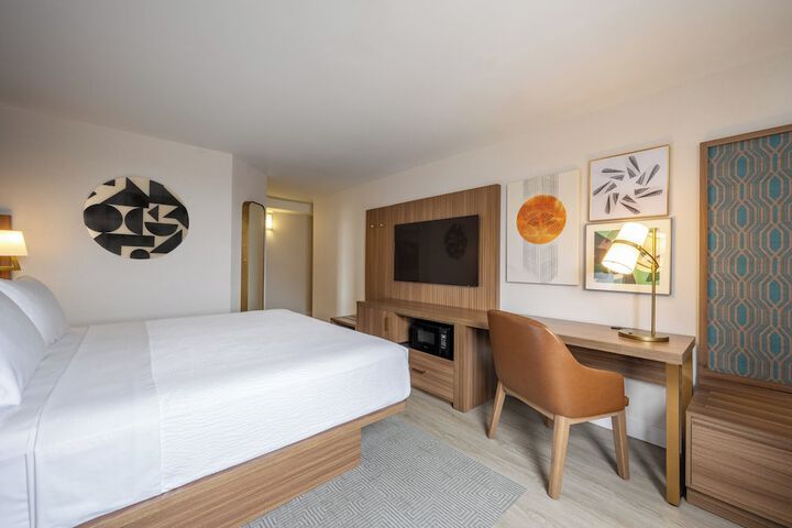 Holiday Inn & Suites Winnipeg Downtown by IHG