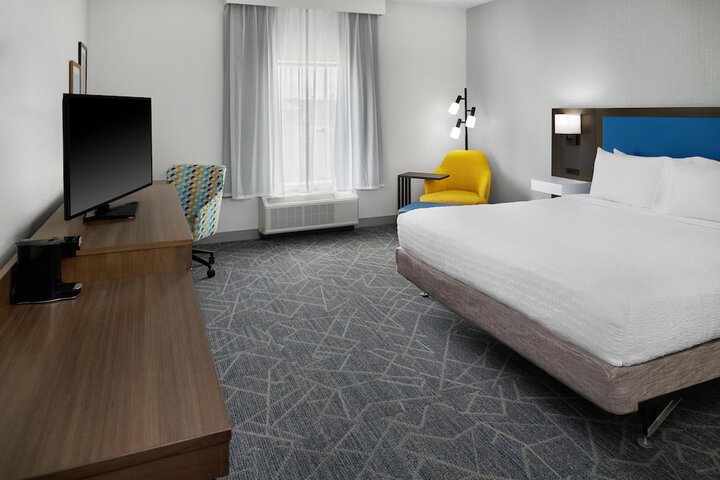 Hampton Inn & Suites Syracuse North Airport Area