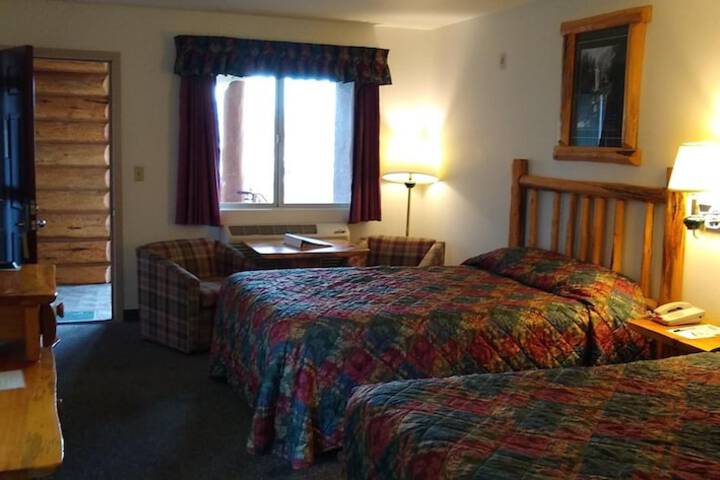 The Ponderosa Motel