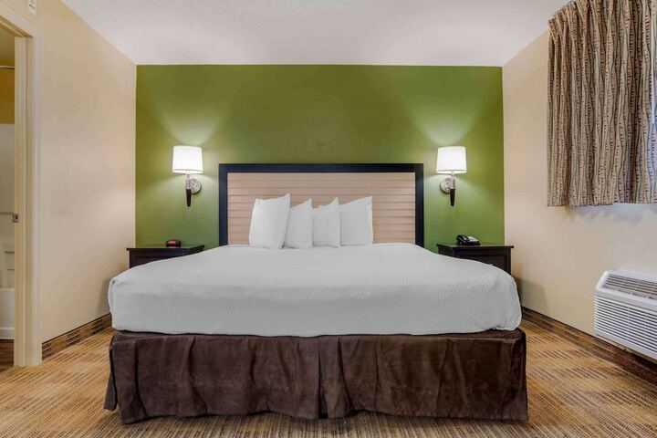 Room 11 of 26