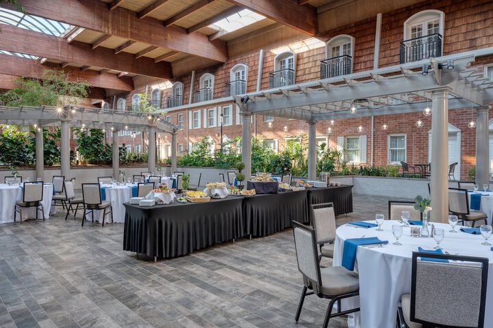 Crowne Plaza Albany - The Desmond Hotel by IHG