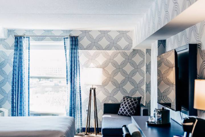 Room 28 of 49